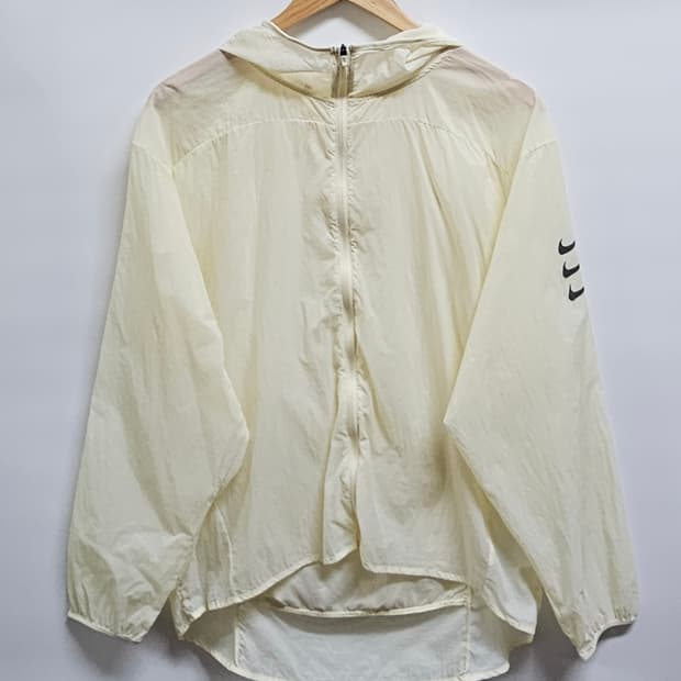 나이키 여성 러닝 디비전 바람막이 M