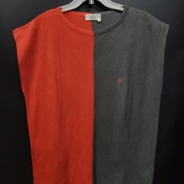 Valentino Garavani 발렌티노 빈티지 자수로고 슬리브리스