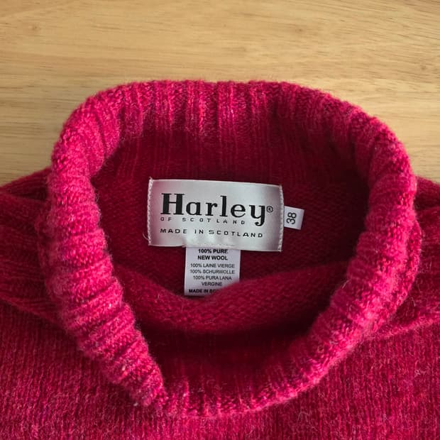 할리 오브 스코틀랜드 Funnel Neck 니트 