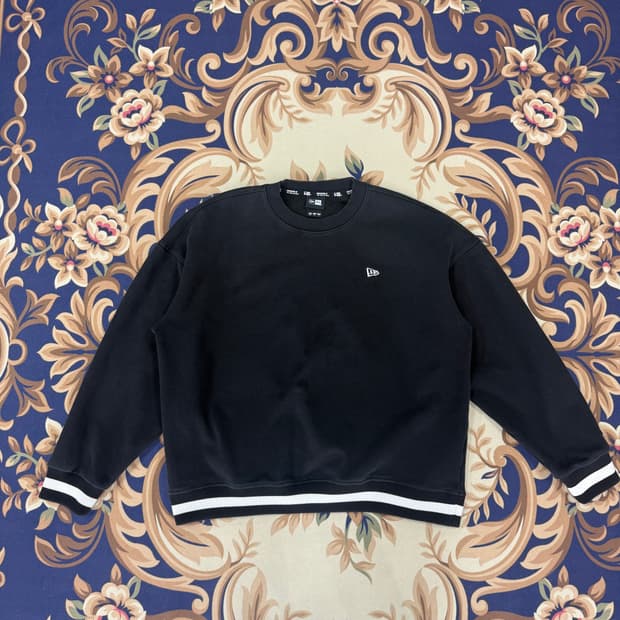 (XL)뉴에라 Newera 에센셜 맨투맨(블랙,검흰)