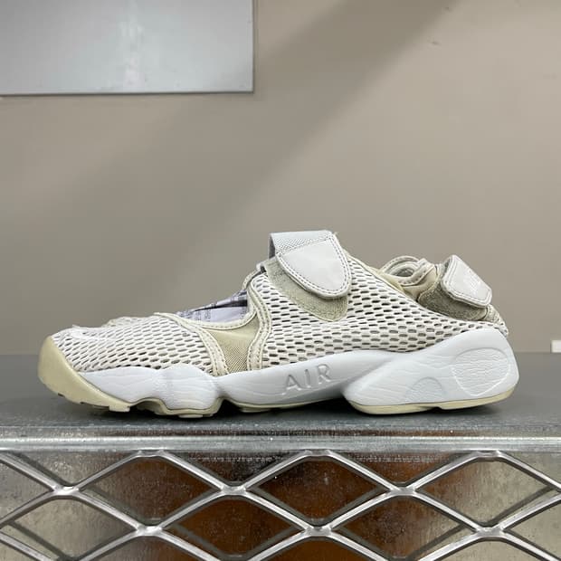 나이키 에어리프트 270