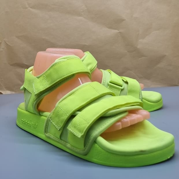 아디다스 아딜렛 형광 남성샌들265