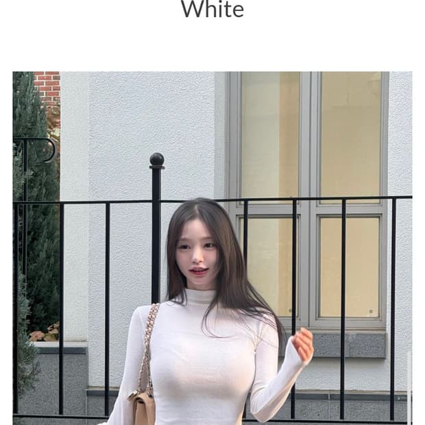 새상품) 카인다미 여리여리 반폴라  긴팔 니트 아이보리