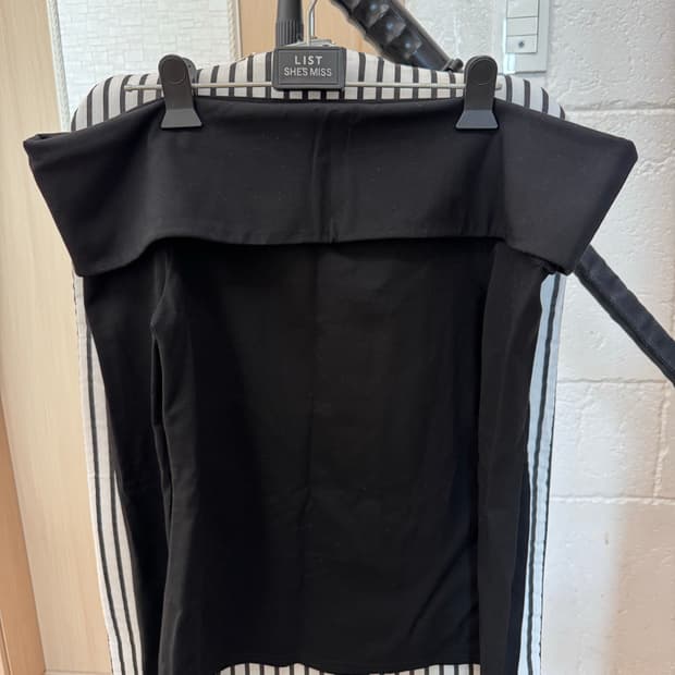 COS 오프숄더 블랙 S