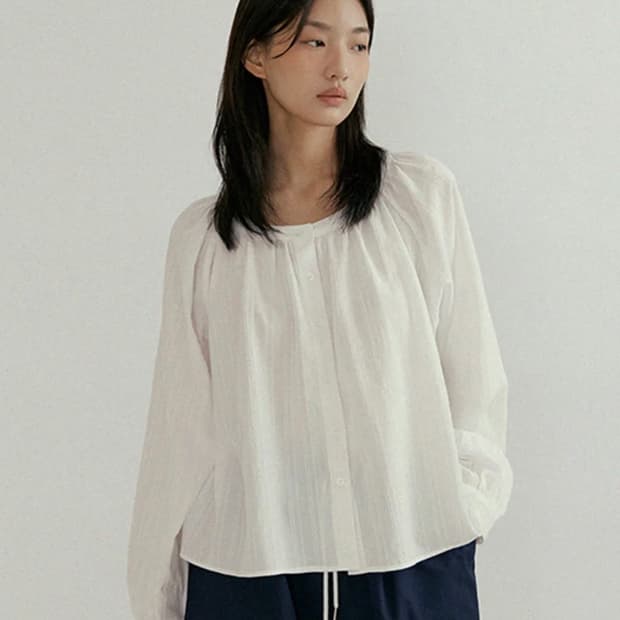 링서울 stripe shirring volume blouse-ivory