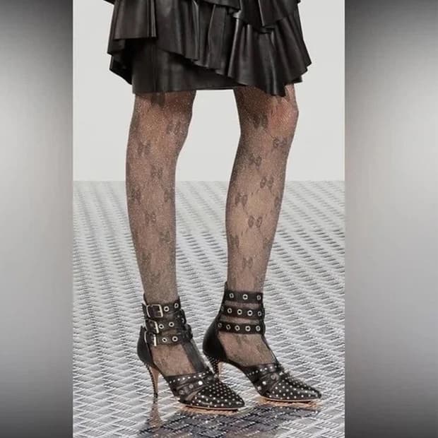 새상품 구찌 스타킹 GG 로고 타이트 스타킹 그레이 & 실버 컬러