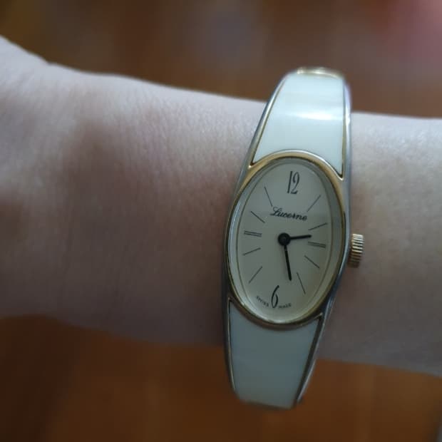 루체른  빈티지 뱅글 여성시계