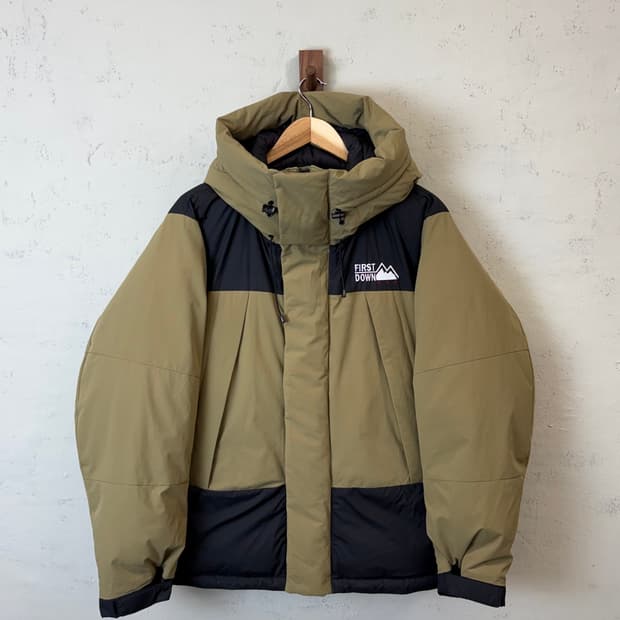 퍼스트다운 프릭스스토어 별주 다운 자켓