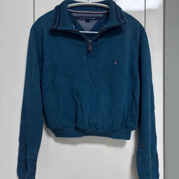 타미힐피거 크롭 반집업 니트