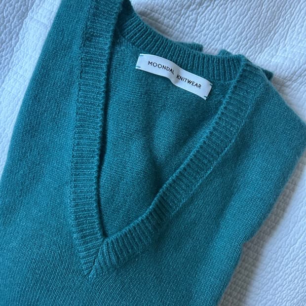 문달 딥브이넥니트 청록