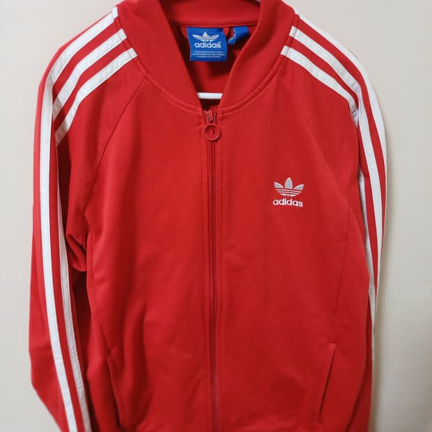 아디다스 슈퍼스타 트랙탑 105