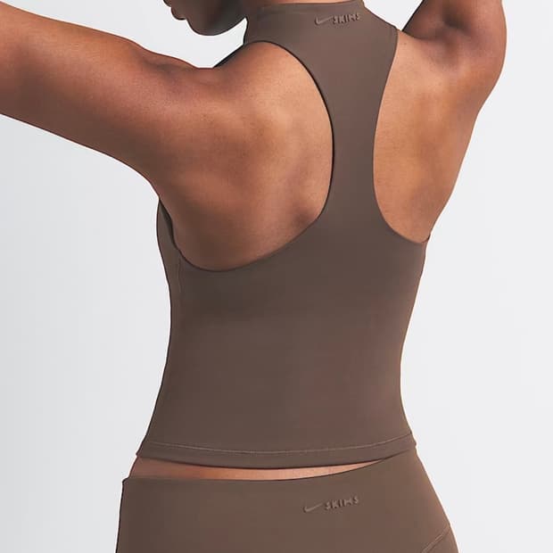 Nike Skims 모크넥 레이서백 탱크(다크사페이아)