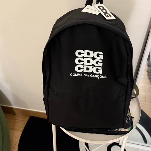 cdg 백팩 팔아요