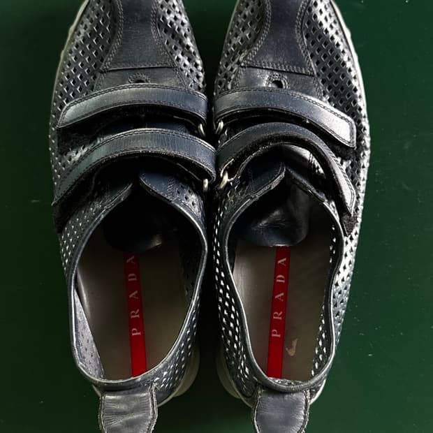 프라다 레더메쉬 스니커즈 265