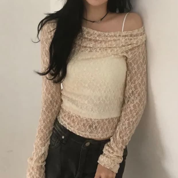 플라워 레이스 오프숄더 시스루티