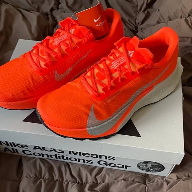 나이키 ACG 울트라플라이 트레일 오렌지색 285mm  새 제품