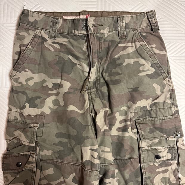 Levis cargo pants