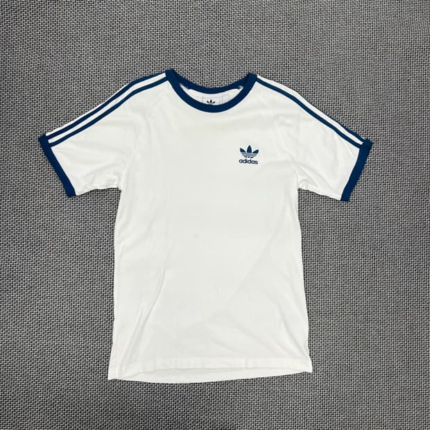 아디다스 화이트 링거 반팔 티셔츠