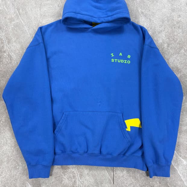 아이앱 스튜디오 x 포켓몬 후드티