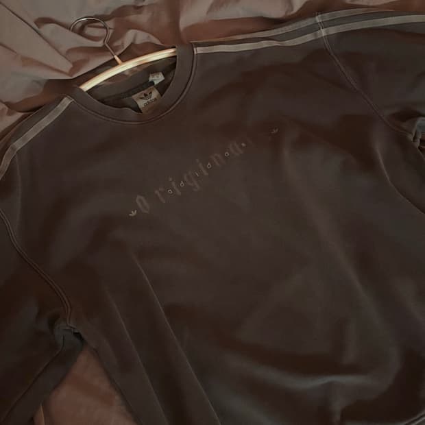 아디다스 롱슬리브 맨투맨