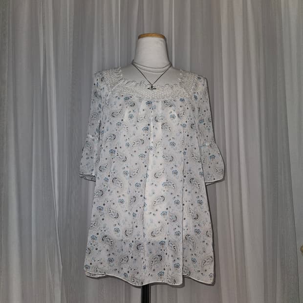 klein plus 화이트 플라워가든 레이스 블라우스