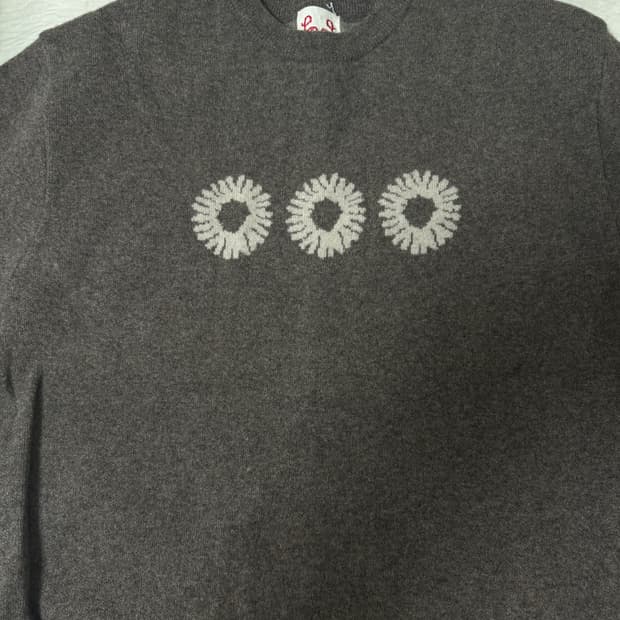 999휴머니티 니트