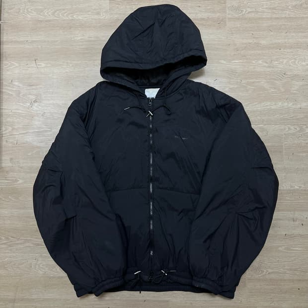 코드그라피 오버사이즈 후드 웜업 패딩 점퍼 [블랙] L/100