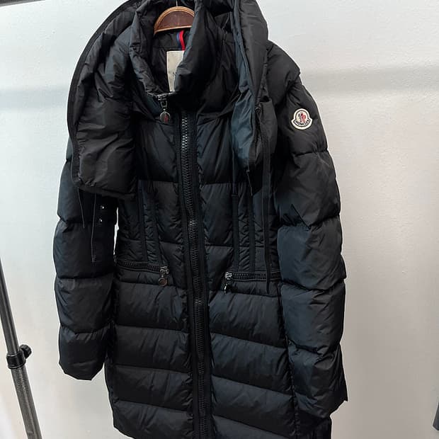 여) 몽클레어 하이넥 롱패딩 