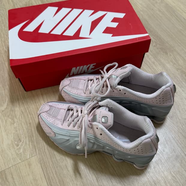 나이키 샥스 R4 베얼리 로즈 250