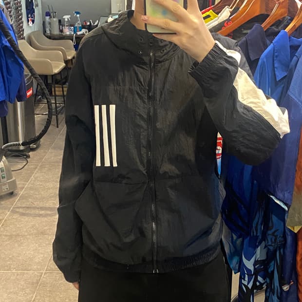 [NO.9] Adidas 블랙 바람막이