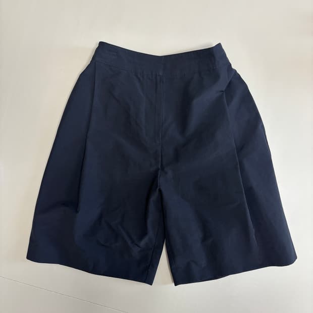 아모멘토 가르송 쇼츠