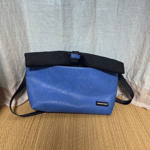 프라이탁 롤린 블루