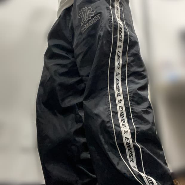 90‘s FREAKY MASSIVE 사이드 테이핑 와이드 트랙팬츠