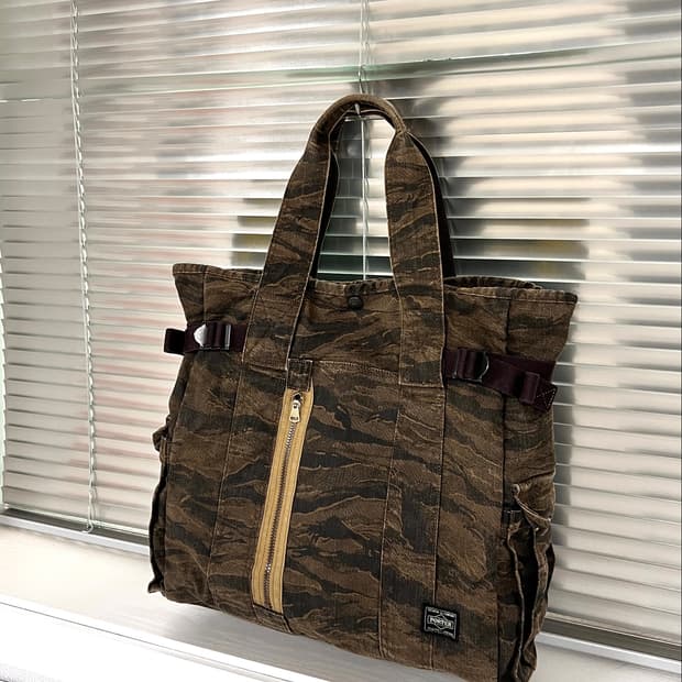 PORTER-GREEN EYE TOTE BAG