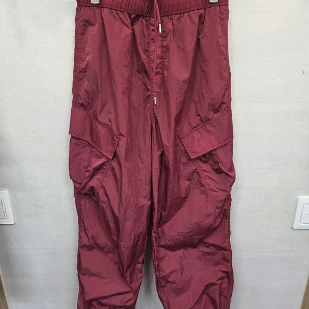 에잇세컨즈 나일론 카고 와이드 스트링팬츠 s 버건디