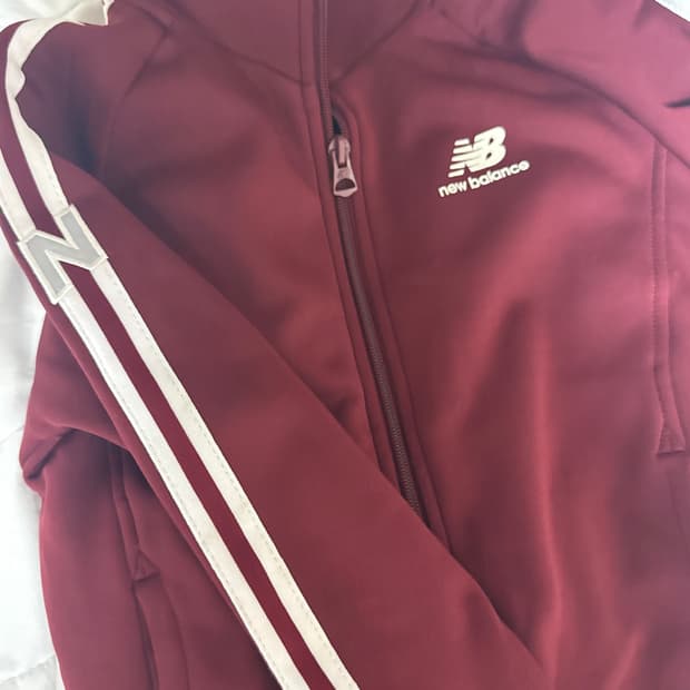 뉴발 버건디 져지