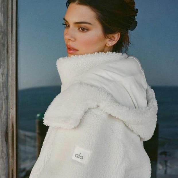 [새상품] alo 알로 요가 폭시 셰르파 자켓 foxy sherpa