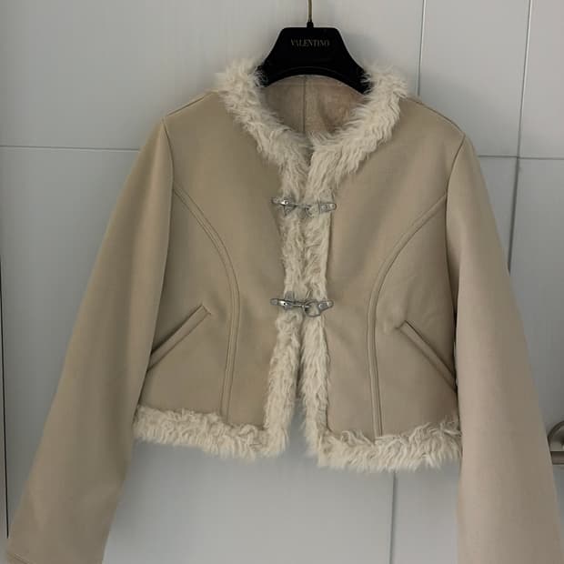 Kirsh 무스탕 (현재품절) 보관만한 새제품