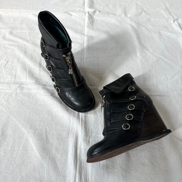 See by Chloe 버클 디테일 웨지 부츠