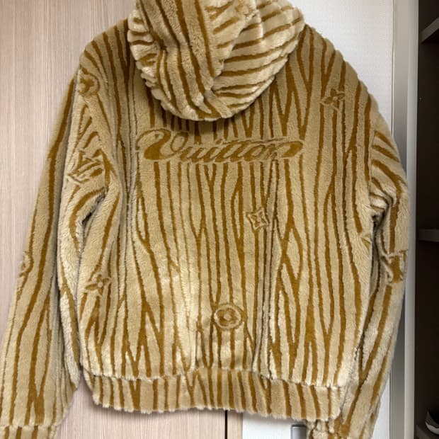 루이비통 백화점판 퍼 플리스 후디드 자켓