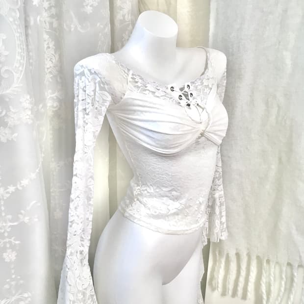 화이트 레이스 슬림 프릴 롱슬리브 