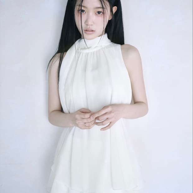 레이즈미야 유이 러플 블라우스 아이보리