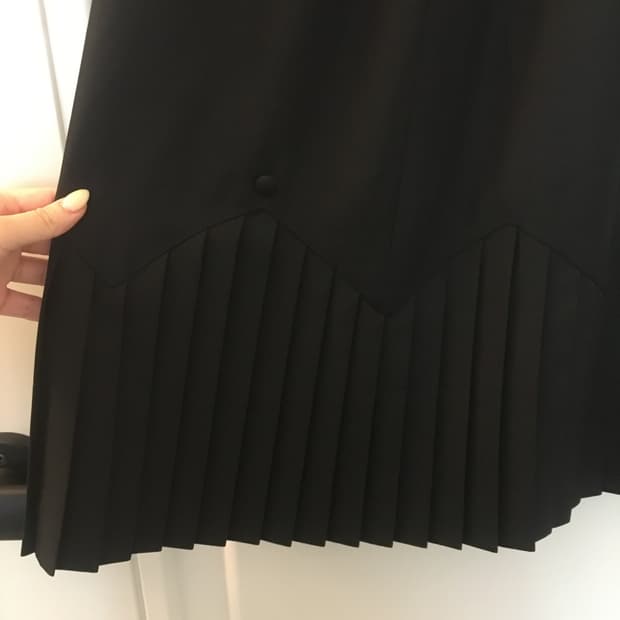 블랙 플레어 미디 스커트