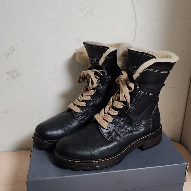 이태리 마나스(MANAS) 블랙 앵클 부츠