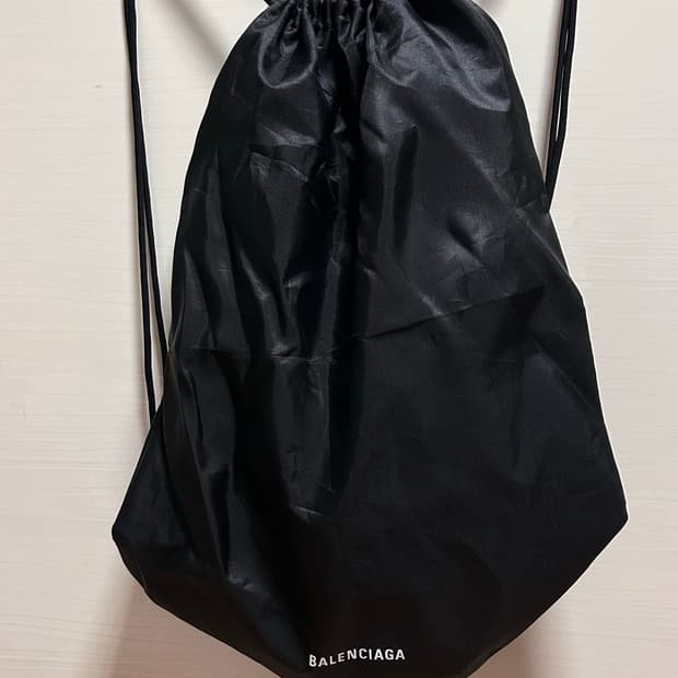 발렌시아가 타이렉스 스트링백