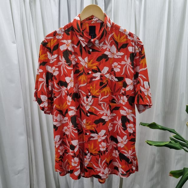 H&M 오렌지 레드 트로피컬 레귤러핏 반팔 셔츠 2226