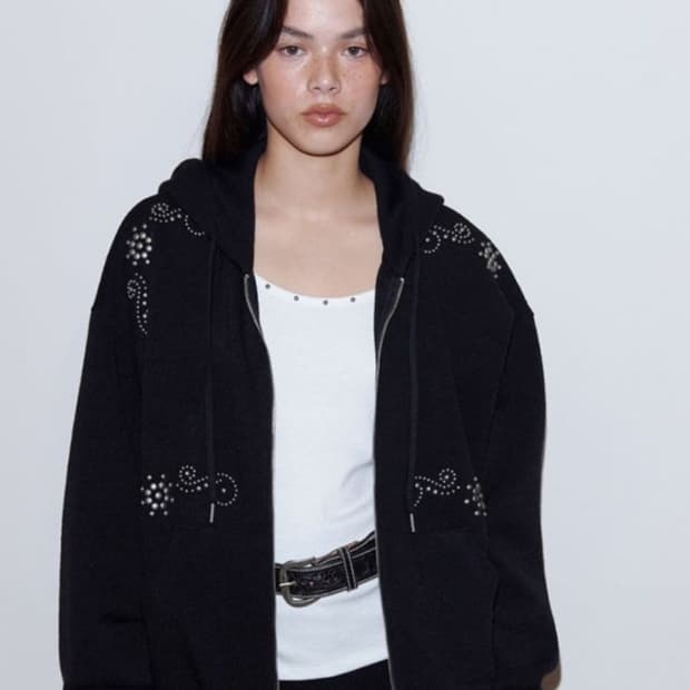 폴리수엠 스터드 후드집업 ORNAMENT STUDDED HOODIE