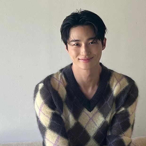 마르니 아가일 니트 (변우석 착용, 새상품급)