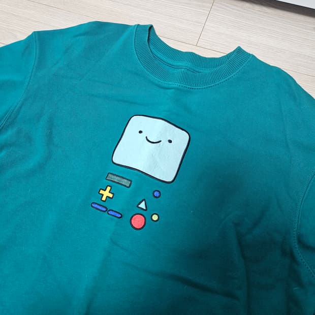 스파오 어드벤처 타임 콜라보 맨투맨 그린