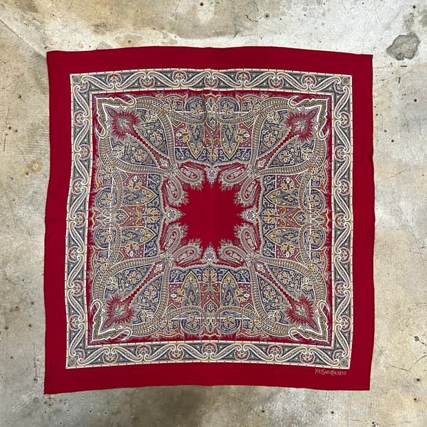 입생로랑 페이즐리 실크 스카프